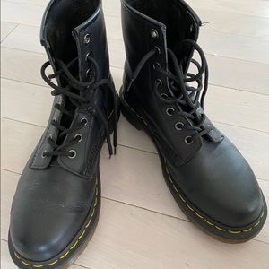 Dr. Marten’s 1460 women’s Nappa leather lace up boots